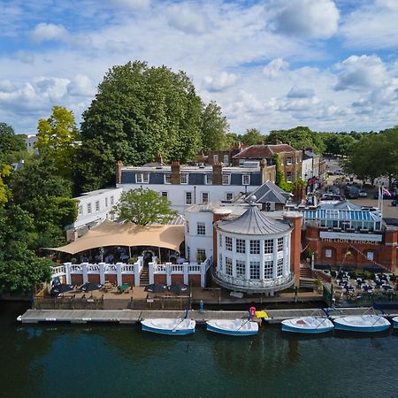 The Mitre, Hampton Court Hotel Kingston upon Thames  Bagian luar foto The River Wey at Farnham