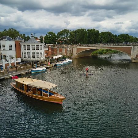 The Mitre, Hampton Court Hotel Kingston upon Thames  Bagian luar foto The River Wey at Farnham