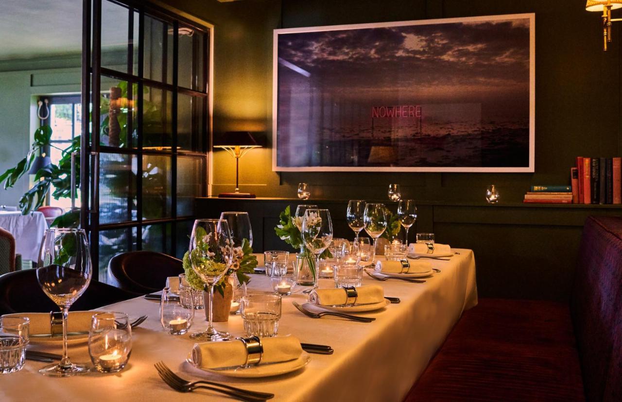The Mitre, Hampton Court Hotel Kingston upon Thames  Bagian luar foto The interior of the restaurant