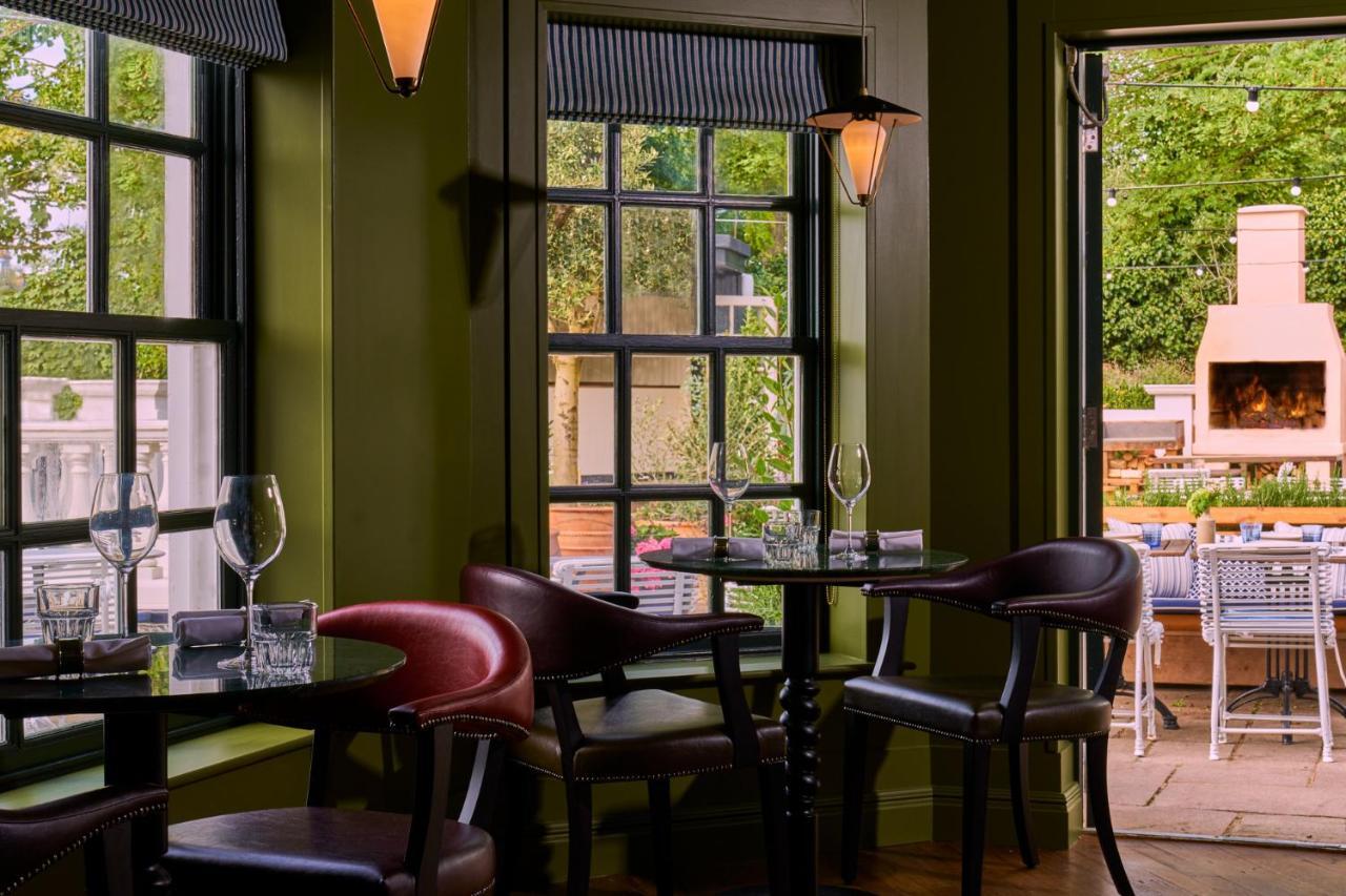 The Mitre, Hampton Court Hotel Kingston upon Thames  Bagian luar foto The interior of the restaurant