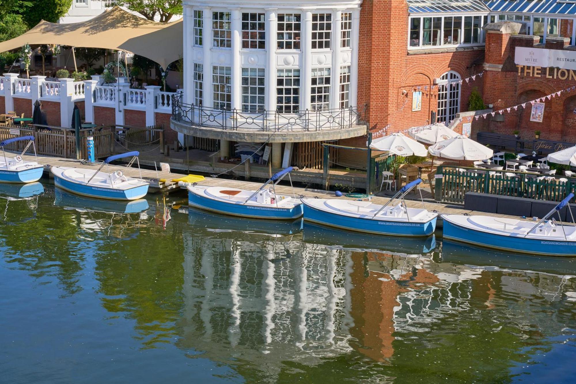 The Mitre, Hampton Court Hotel Kingston upon Thames  Bagian luar foto The River Restaurant